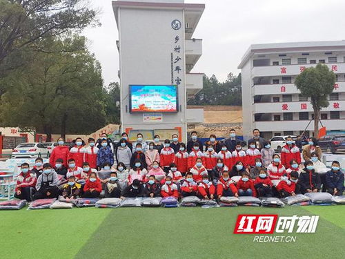 衡山 愛(ài)心小書(shū)桌 點(diǎn)亮青年學(xué)子 大希望